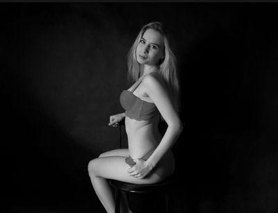 Loretta Albert - Escort Girl from Winston-Salem North Carolina