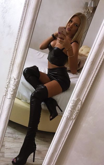 Lucille Dyer - Escort Girl from Raleigh North Carolina