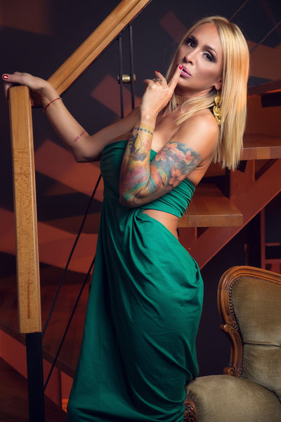 cynthyax - Escort Girl from Topeka Kansas