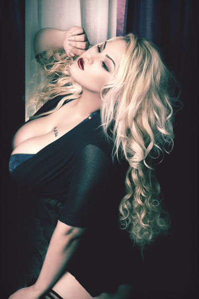 Akira Rossi - Escort Girl from Torrance California