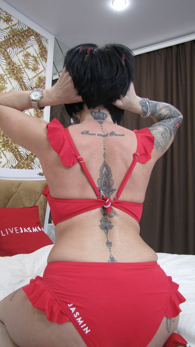 Mila Live - Escort Girl from Pomona California